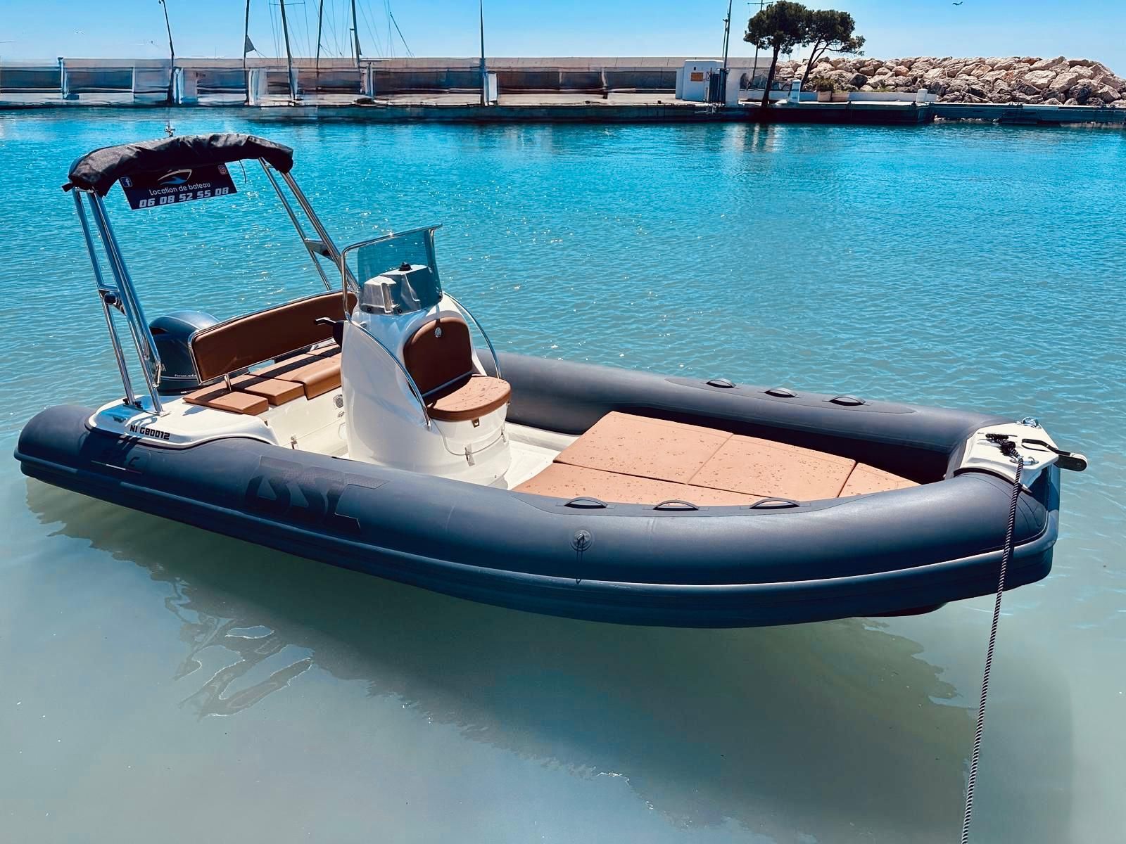 locboat bateau avec ou sans permis, port de saint laurent du var, location bateau jusqu'à 14 personnes
