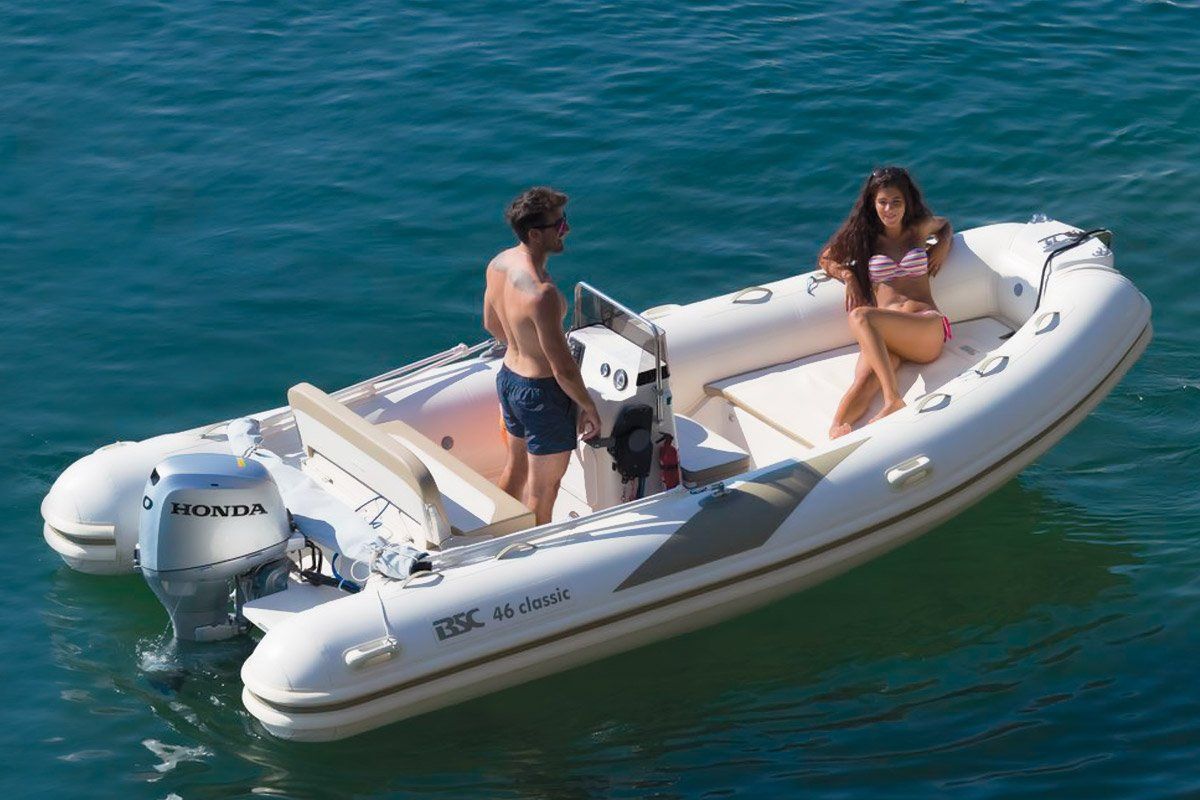 gamme de bateau gommoni bsc bateau semi-rigide locboat revendeur de bateau neuf et d'occasion au port de saint laurent du var