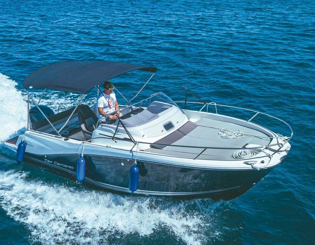 CAP CAMARAT 6.5 WA a la location chez Locboat au port de st laurent du var