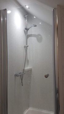 Reubens Loft Shower room
