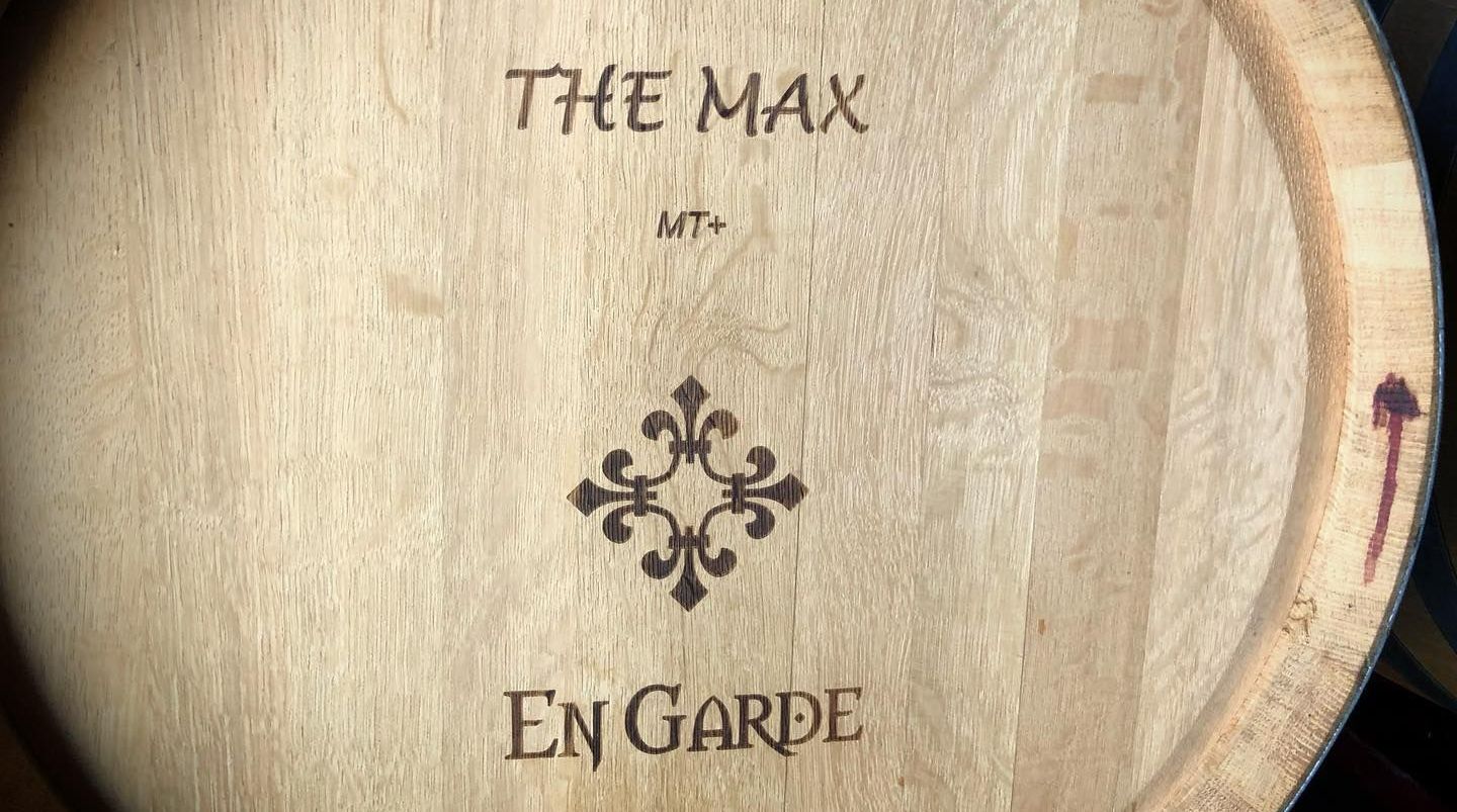 En Garde barrel head