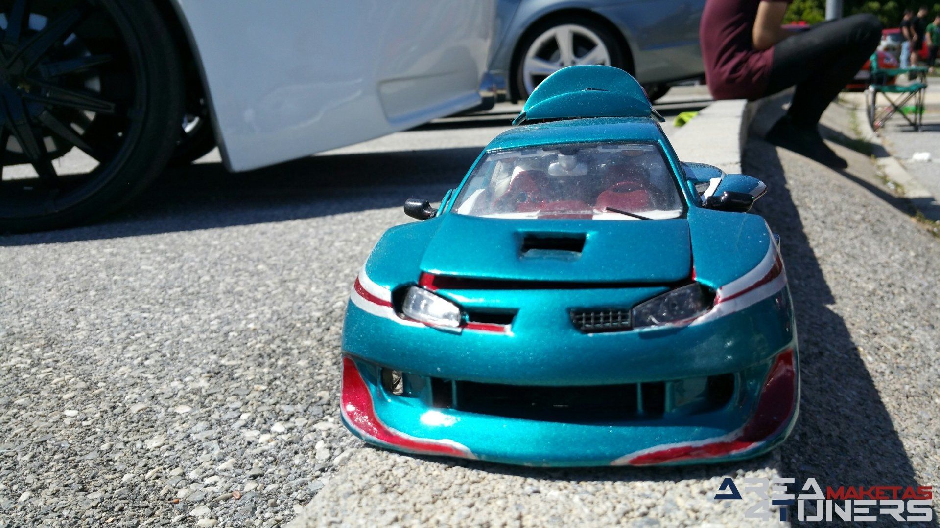 Reportaje maqueta Tuning Renault Megane Ouh Yeahh! Imagen perteneciente al reportaje fotográfico de la revista Tuning de publicación diaria Area4tuners.es sobre una maqueta Tuning de escala 1:18 Renault Megane