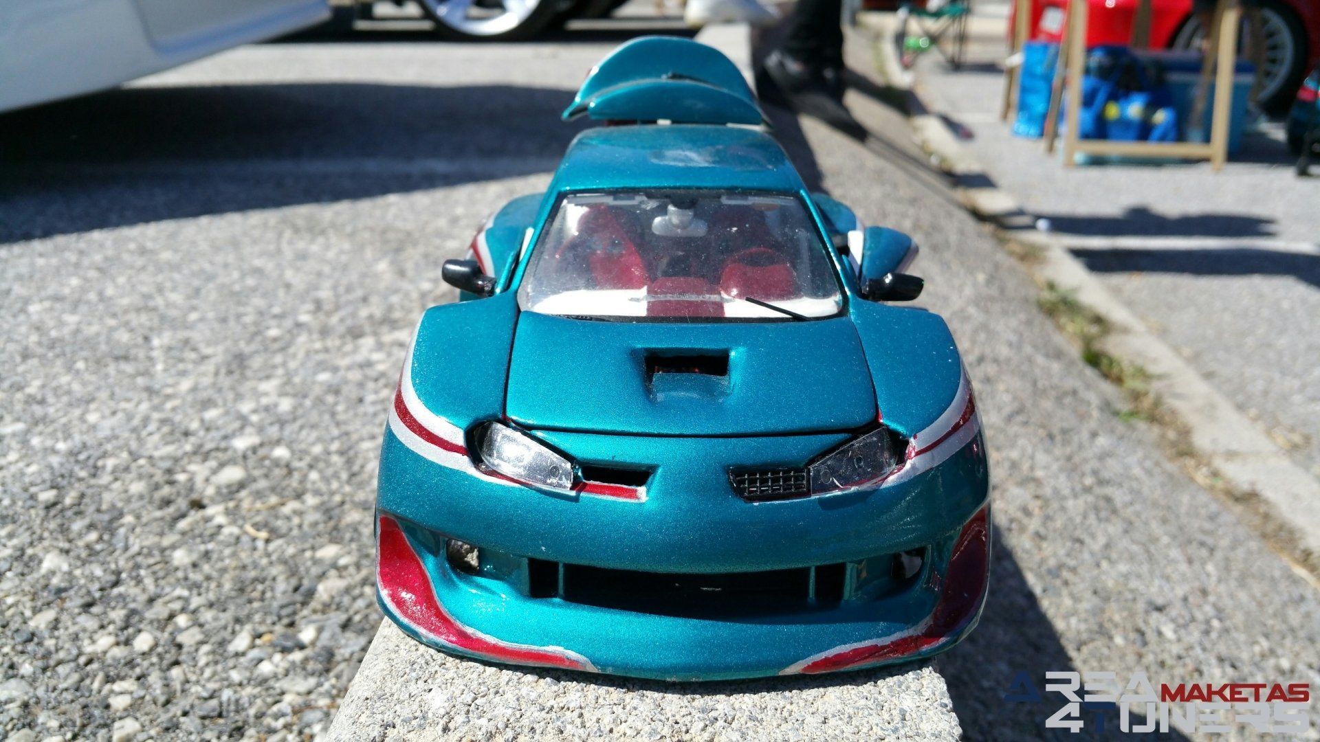 Reportaje maqueta Tuning Renault Megane Ouh Yeahh! Imagen perteneciente al reportaje fotográfico de la revista Tuning de publicación diaria Area4tuners.es sobre una maqueta Tuning de escala 1:18 Renault Megane