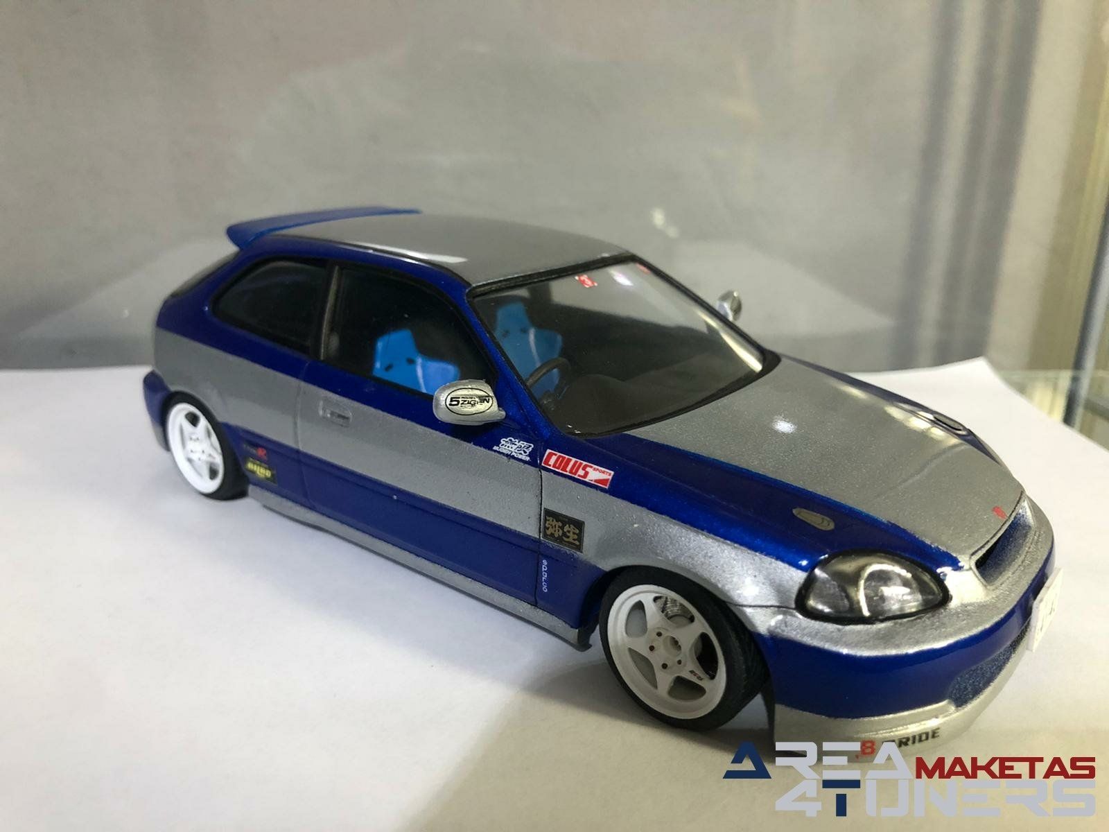 Reportaje maqueta Tuning Honda Civic Bitono Type Imagen perteneciente al reportaje fotográfico de la revista Tuning de publicación diaria Area4tuners.es sobre una maqueta Tuning de escala 1:24 Honda Civic