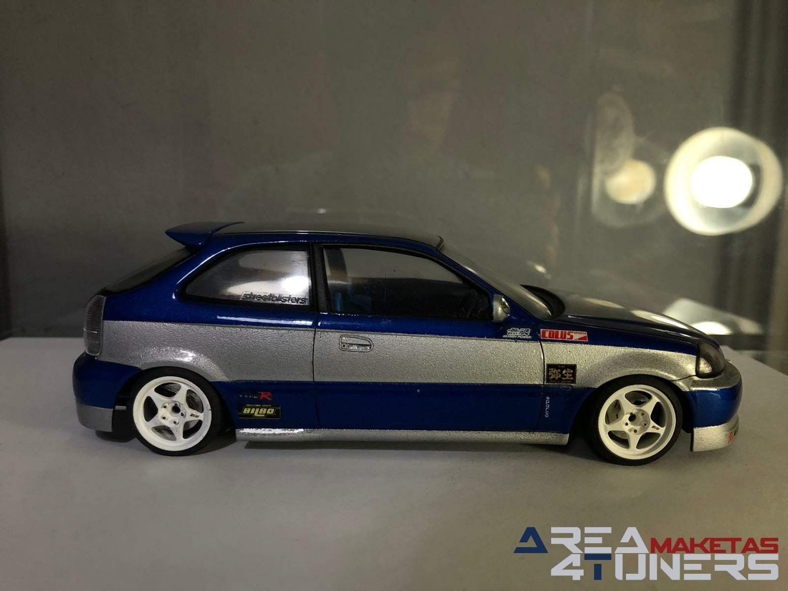 Reportaje maqueta Tuning Honda Civic Bitono Type Imagen perteneciente al reportaje fotográfico de la revista Tuning de publicación diaria Area4tuners.es sobre una maqueta Tuning de escala 1:24 Honda Civic