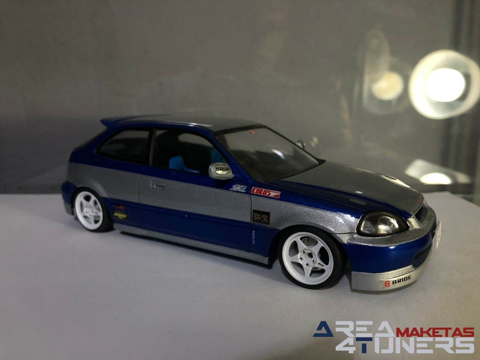 Reportaje maqueta Tuning Honda Civic Bitono Type Imagen perteneciente al reportaje fotográfico de la revista Tuning de publicación diaria Area4tuners.es sobre una maqueta Tuning de escala 1:24 Honda Civic