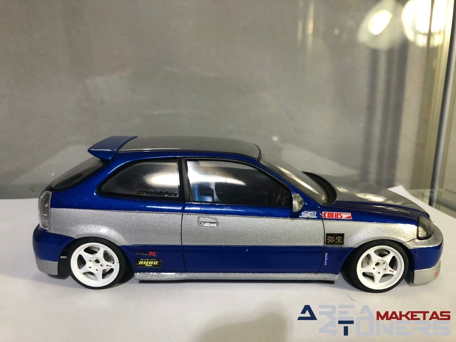 Reportaje maqueta Tuning Honda Civic Bitono Type Imagen perteneciente al reportaje fotográfico de la revista Tuning de publicación diaria Area4tuners.es sobre una maqueta Tuning de escala 1:24 Honda Civic