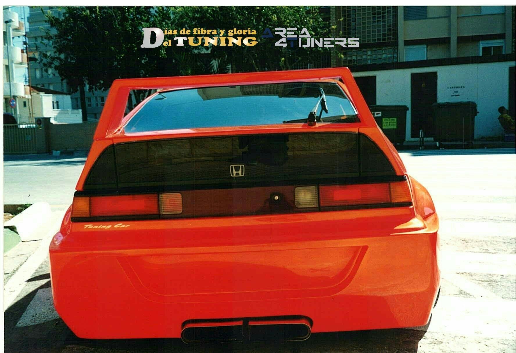 Imagen del reportaje  revista Tuning Area4tuners.es, concentración de coches Tuning del año 2001 en Calpe, Alicante, España