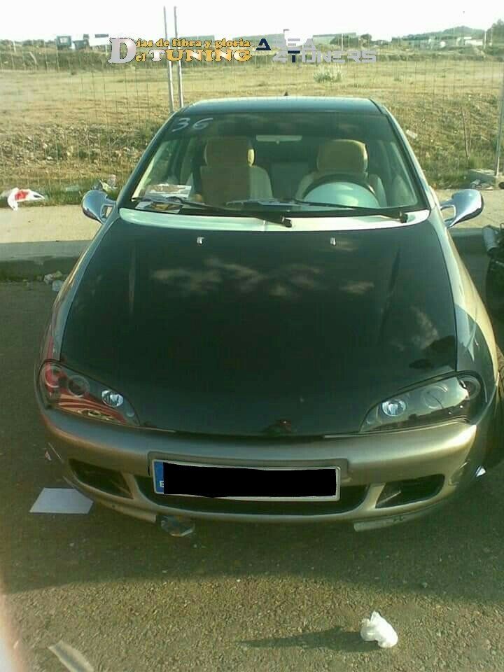 Imagen del reportaje revista Tuning Area4tuners.es, concentración de coches Tuning del año 2001 en Cheste, Valencia, España