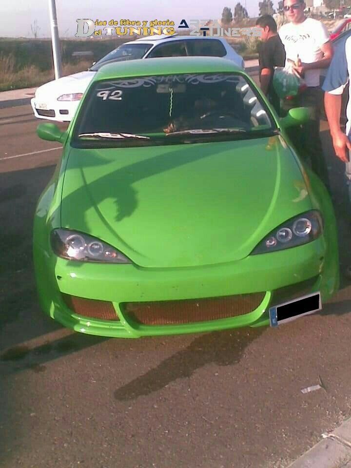 Imagen del reportaje  revista Tuning Area4tuners.es, concentración de coches Tuning del año 2001 en Cheste, Valencia, España