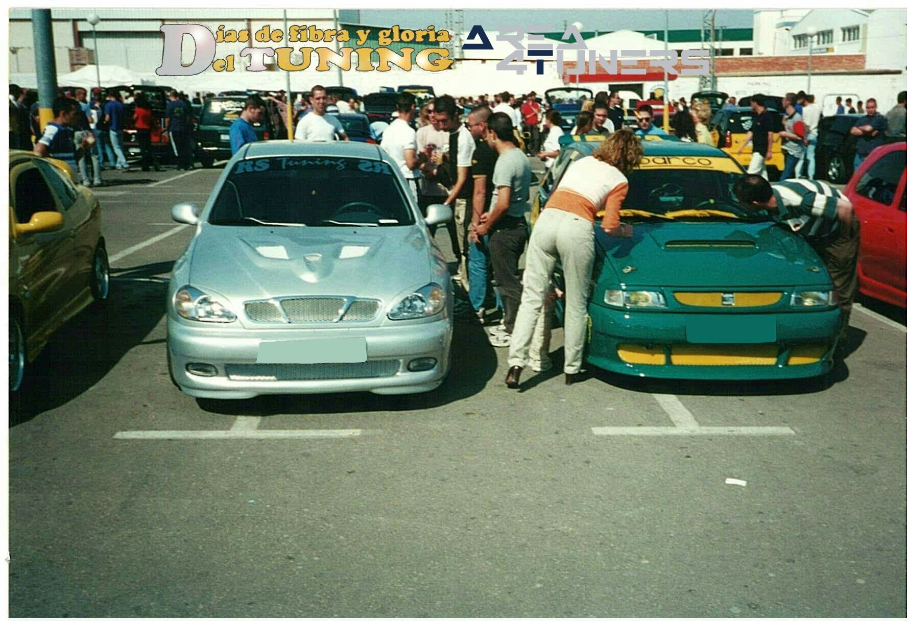 Imagen del reportaje revista Tuning Area4tuners.es, concentración de coches Tuning del año 2001 en Denia, Alicante, España
