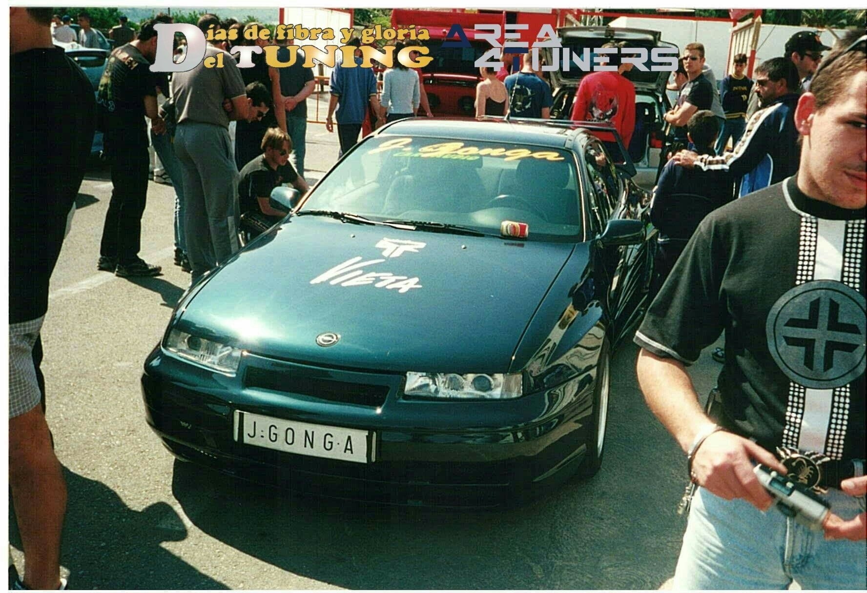 Imagen del reportaje  revista Tuning Area4tuners.es, concentración de coches Tuning del año 2001 en Denia, Alicante, España