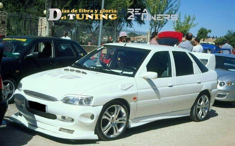 Imagen del reportaje  revista Tuning Area4tuners.es, concentración de coches Tuning del año 2001 en Ocaña, Toledo, España