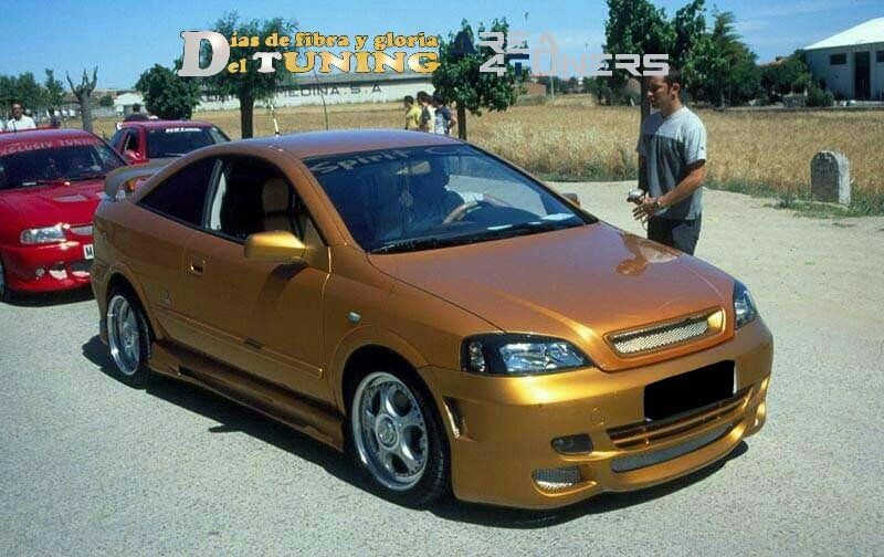 Imagen del reportaje  revista Tuning Area4tuners.es, concentración de coches Tuning del año 2001 en Ocaña, Toledo, España