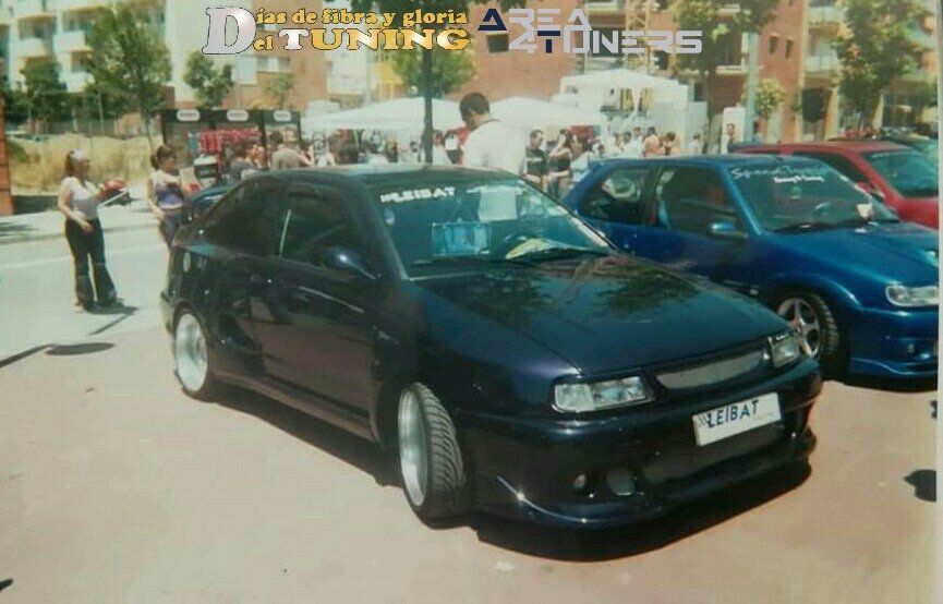 Imagen del reportaje  revista Tuning Area4tuners.es, concentración de coches Tuning del año 2001 en Villafranca Del Penedés, Barcelona, España