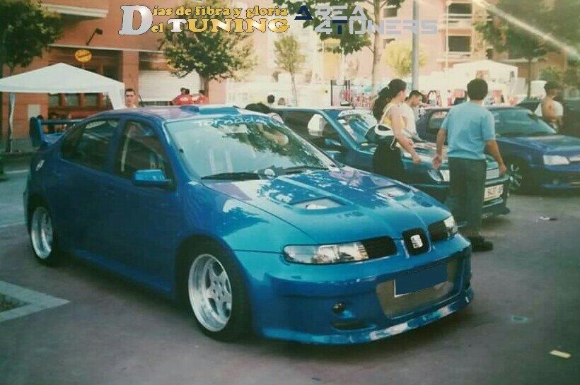 Imagen del reportaje revista Tuning Area4tuners.es, concentración de coches Tuning del año 2001 en Villafranca Del Penedés, Barcelona, España