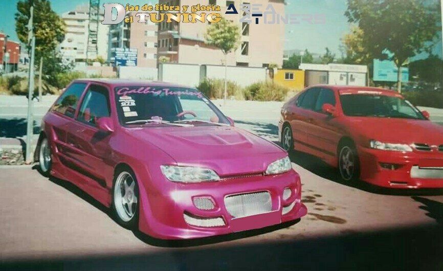 Imagen del reportaje  revista Tuning Area4tuners.es, concentración de coches Tuning del año 2001 en Villafranca Del Penedés, Barcelona, España