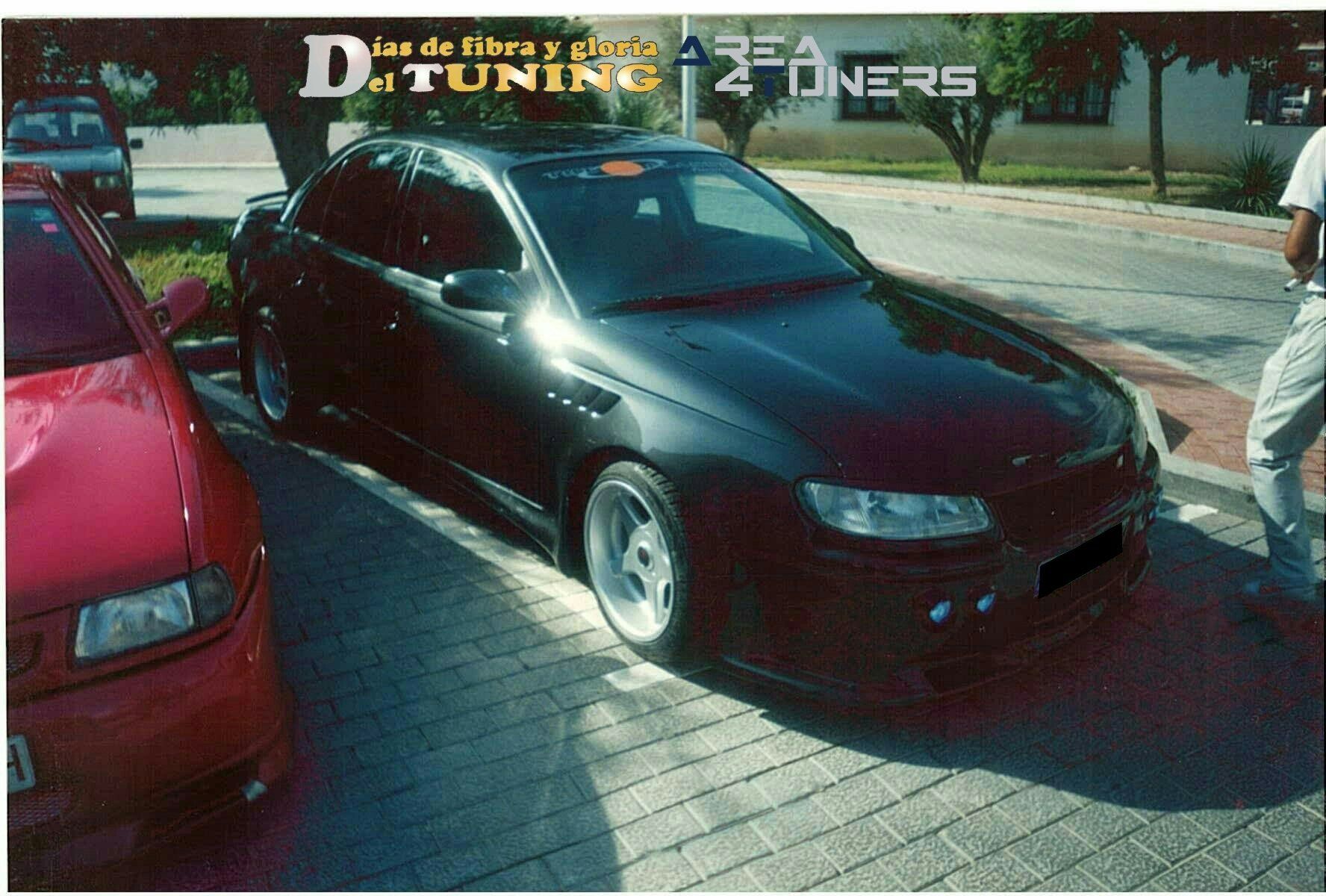 Imagen del reportaje  revista Tuning Area4tuners.es, concentración de coches Tuning del año 2001 en Alfaz Del Pí, Alicante, España