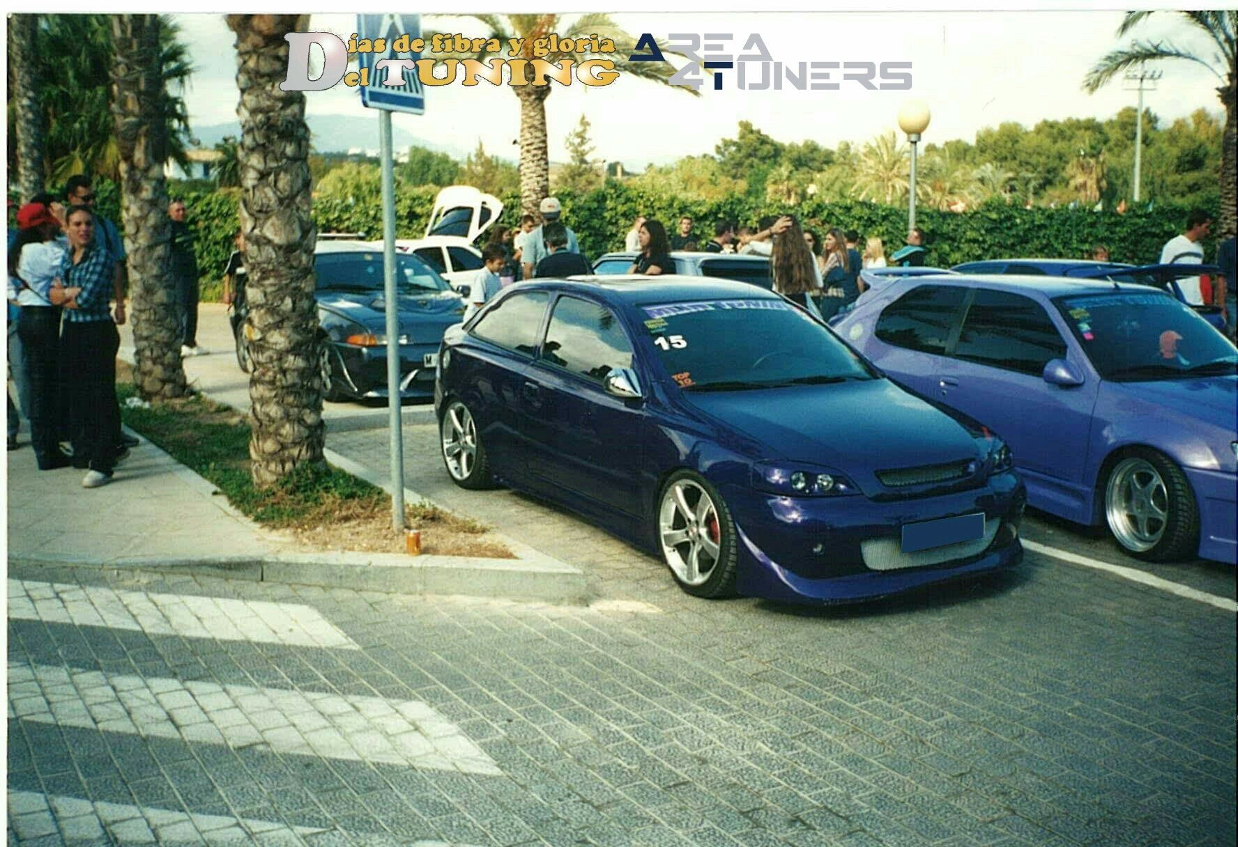 Imagen del reportaje  revista Tuning Area4tuners.es, concentración de coches Tuning del año 2001 en Alfaz Del Pí, Alicante, España