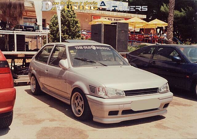 Imagen del reportaje  revista Tuning Area4tuners.es, concentración de coches Tuning del año 2002 en Calafell, Tarragona, España