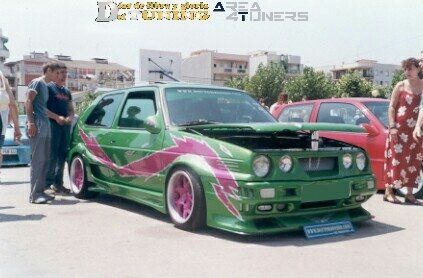 Imagen del reportaje  revista Tuning Area4tuners.es, concentración de coches Tuning del año 2002 en Calafell, Tarragona, España