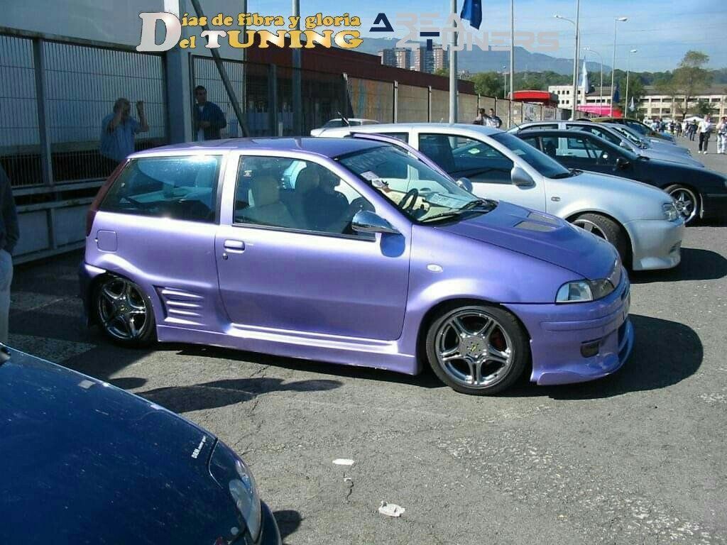 Imagen del reportaje revista Tuning Area4tuners.es, concentración de coches Tuning del año 2002 en Bilbao, Vizcaya, España