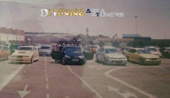 Imagen del reportaje  revista Tuning Area4tuners.es, concentración de coches Tuning del año 2002 en Palencia, España