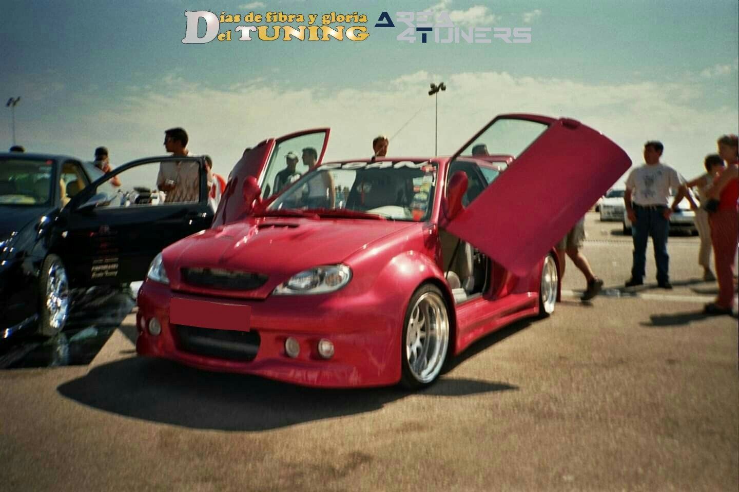 Imagen del reportaje revista Tuning Area4tuners.es, concentración de coches Tuning del año 2003 en Albacete, España