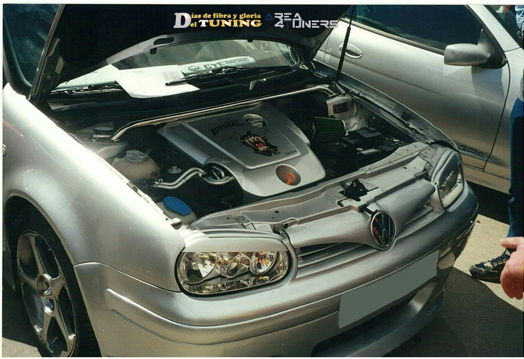 Imagen del reportaje revista Tuning Area4tuners.es, concentración de coches Tuning del año 2003 en Buñol, Valencia, España