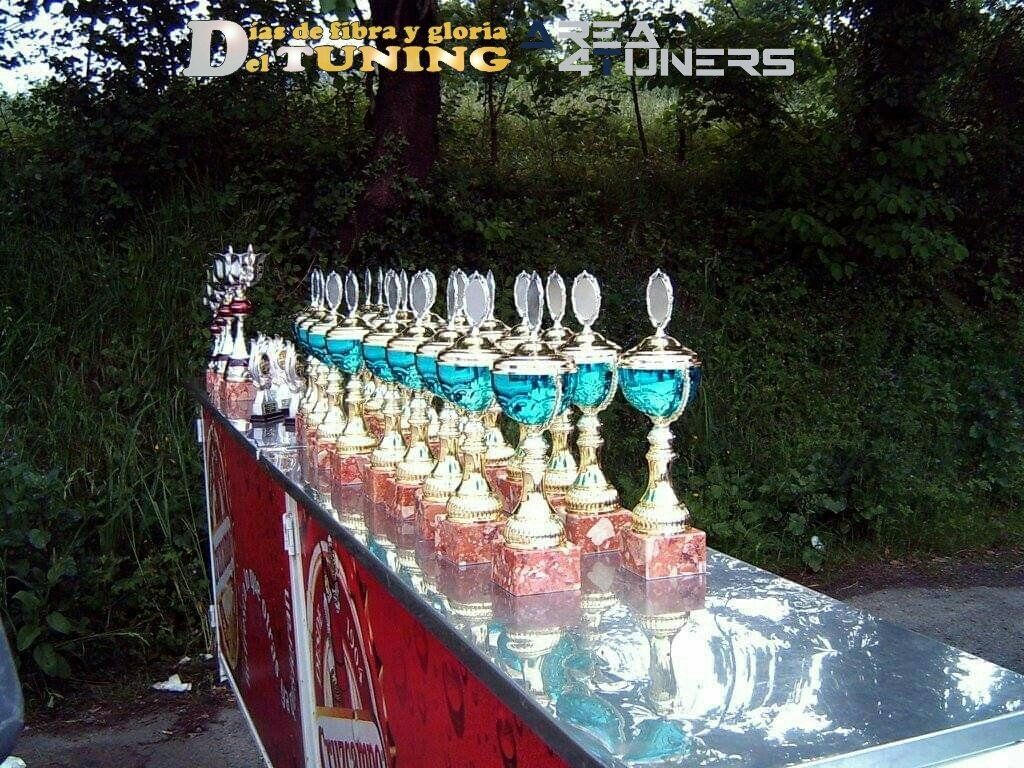 Imagen del reportaje revista Tuning Area4tuners.es, concentración de coches Tuning del año 2003 en Sopuerta, Vizcaya, España