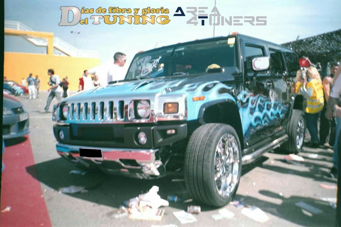 Imagen del reportaje revista Tuning Area4tuners.es, concentración de coches Tuning del año 2004 en Cheste, Valencia, España