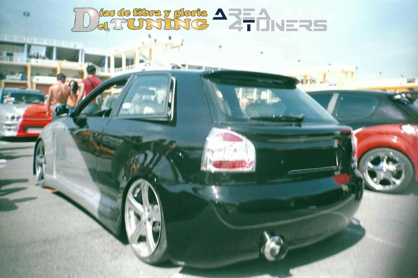 Imagen del reportaje revista Tuning Area4tuners.es, concentración de coches Tuning del año 2004 en Cheste, Valencia, España