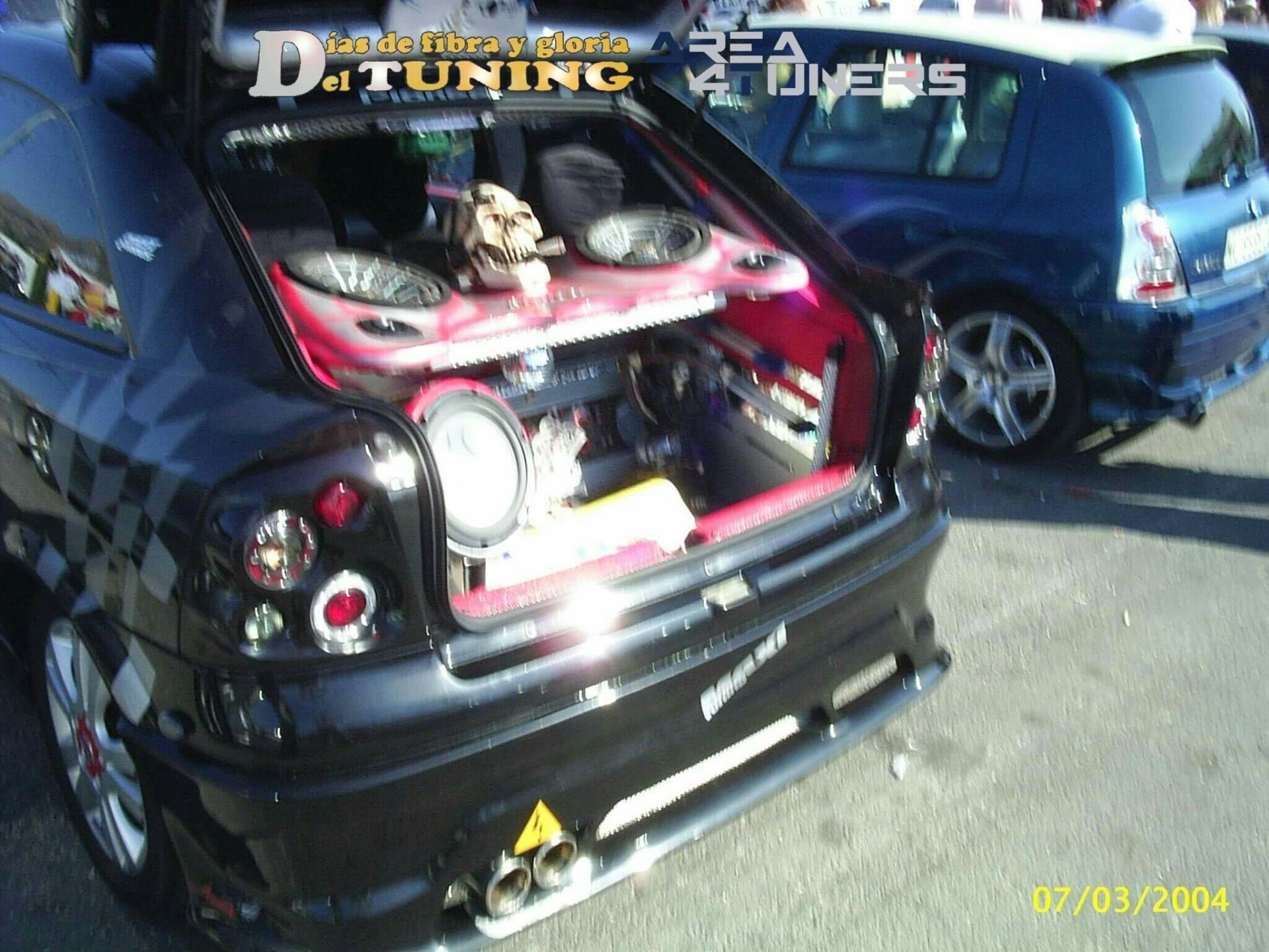 Imagen del reportaje revista Tuning Area4tuners.es, concentración de coches Tuning del año 2004 en Santomera, Murcia, España