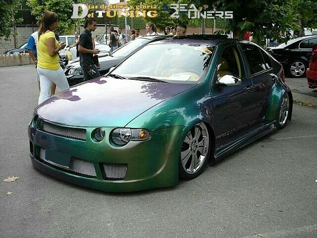 Imagen del reportaje revista Tuning Area4tuners.es, concentración de coches Tuning del año 2005 en Calafell, Tarragona, España