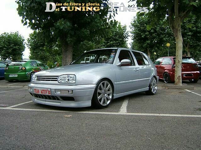 Imagen del reportaje revista Tuning Area4tuners.es, concentración de coches Tuning del año 2005 en Calafell, Tarragona, España