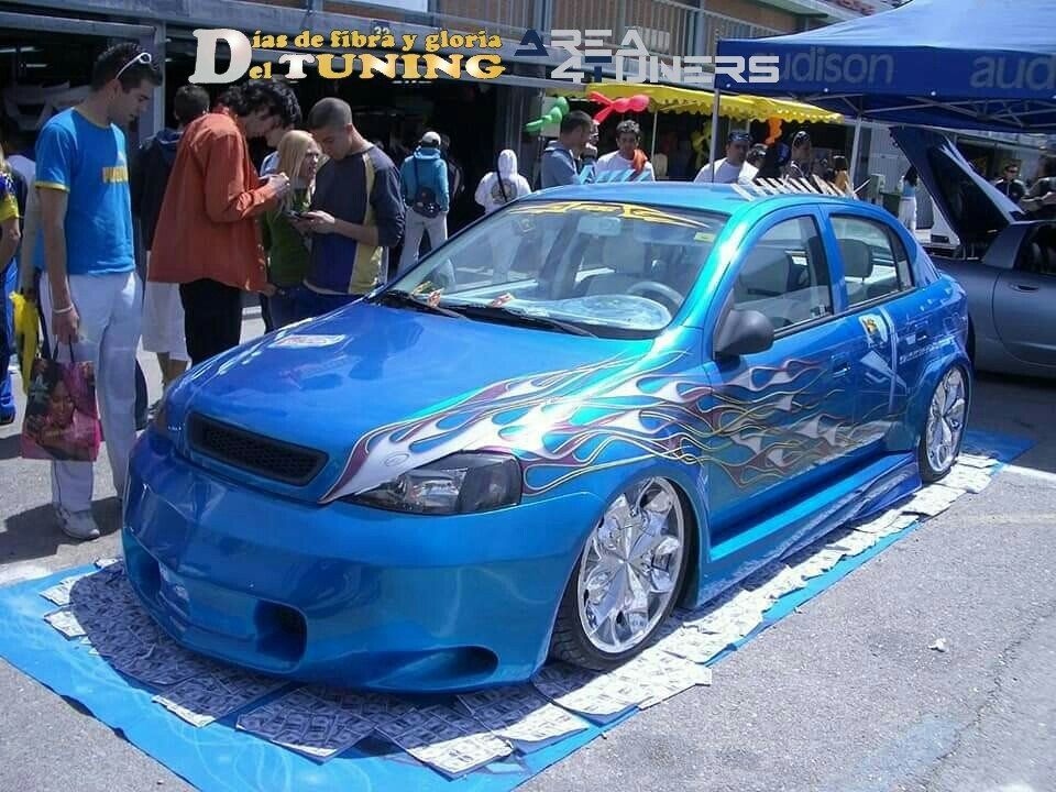 Imagen del reportaje revista Tuning Area4tuners.es, concentración de coches Tuning del año 2005 en Jarama, Madrid, España