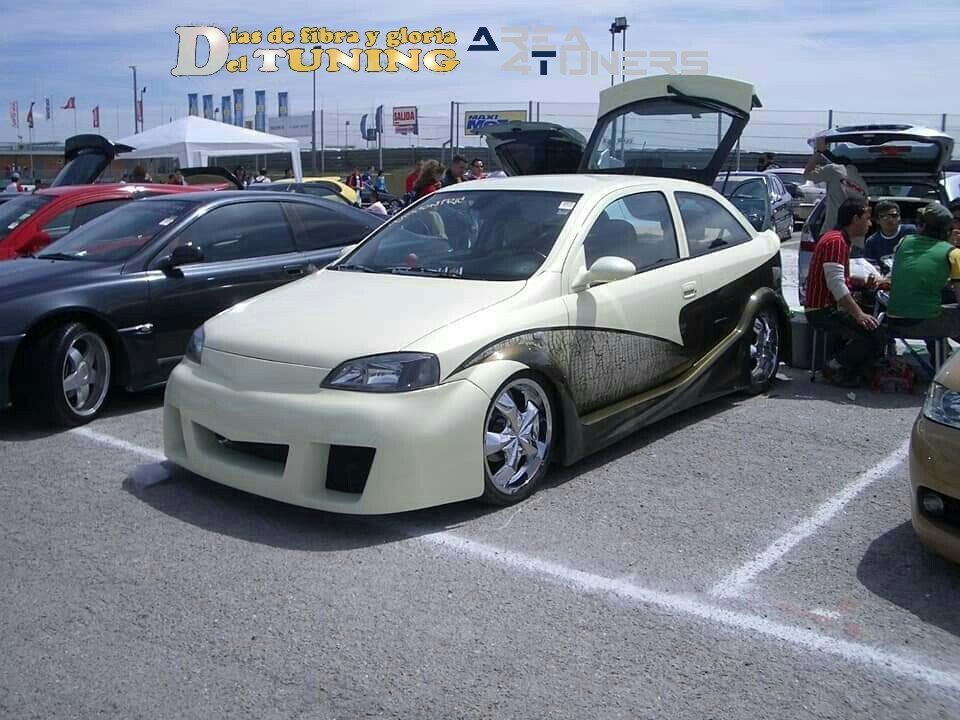 Imagen del reportaje revista Tuning Area4tuners.es, concentración de coches Tuning del año 2005 en Cheste, Valencia, España