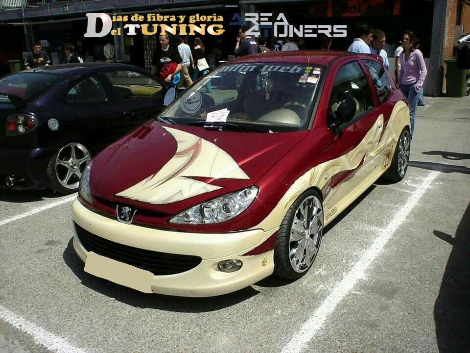 Imagen del reportaje revista Tuning Area4tuners.es, concentración de coches Tuning del año 2005 en Jarama, Madrid, España