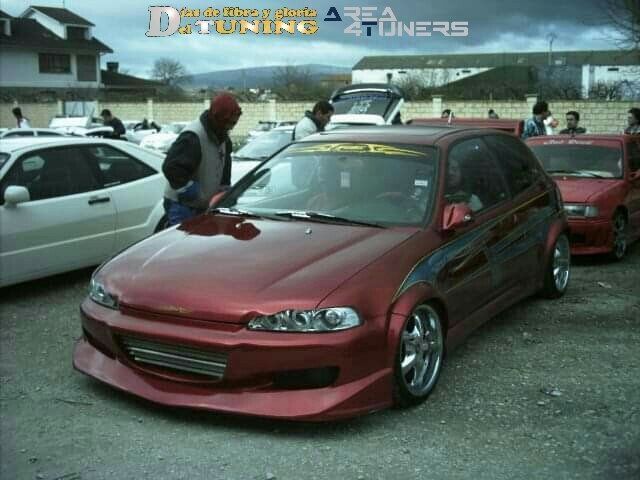 Imagen del reportaje revista Tuning Area4tuners.es, concentración de coches Tuning del año 2005 en Medina Del Pomar, Burgos, España