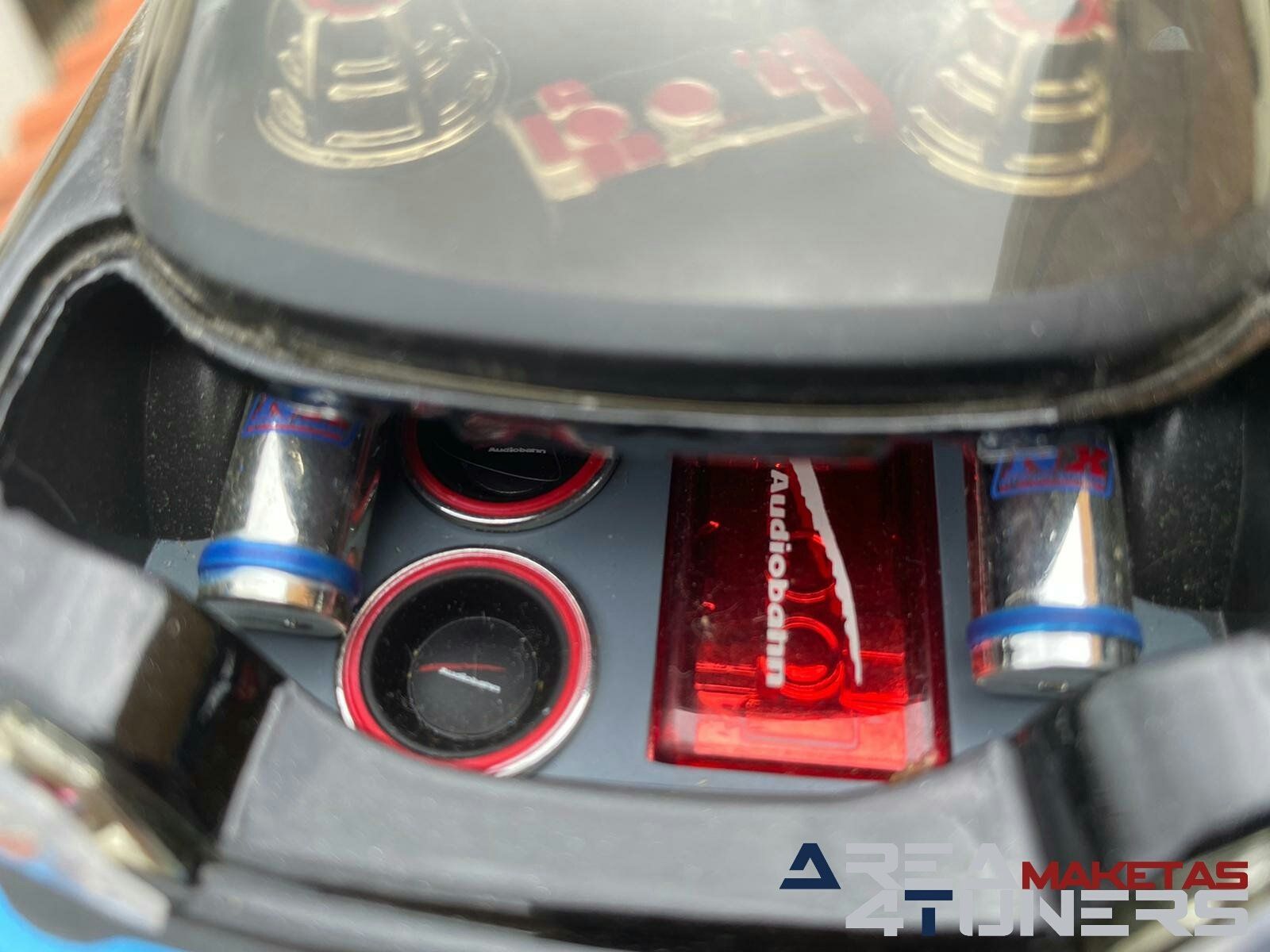 Reportaje maqueta Tuning Mazda RX-8 Tokyo Look Imagen perteneciente al reportaje fotográfico de la revista Tuning de publicación diaria Area4tuners.es sobre una maqueta Tuning de escala 1:18 Mazda Rx-8