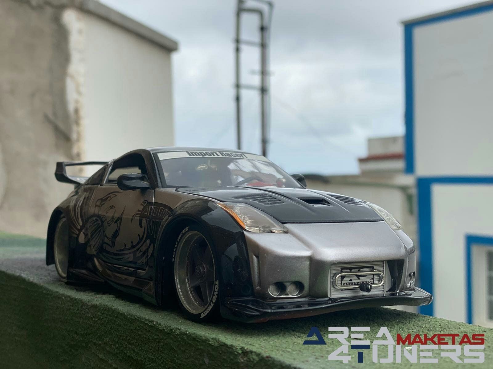 Reportaje maqueta Tuning Nissan 350z Tokyo Imagen perteneciente al reportaje fotográfico de la revista Tuning de publicación diaria Area4tuners.es sobre una maqueta Tuning de escala 1:18 Nissan 350z