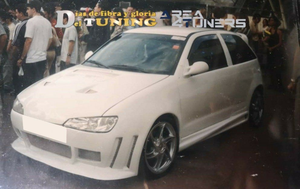 Imagen del reportaje  revista Tuning Area4tuners.es, concentración de coches Tuning del año 2001 en San Sebastián, Guipúzcoa, España