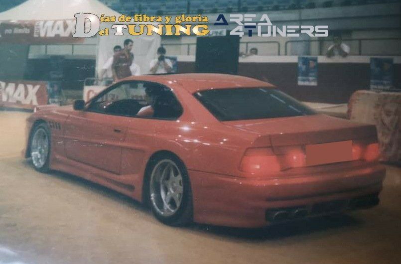 Imagen del reportaje revista Tuning Area4tuners.es, concentración de coches Tuning del año 2001 en San Sebastián, Guipúzcoa, España