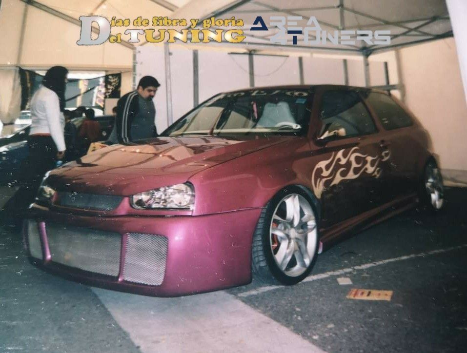Imagen del reportaje  revista Tuning Area4tuners.es, concentración de coches Tuning del año 2002 en Zarautz, Guipúzcoa, España