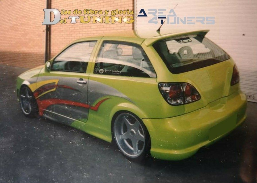 Imagen del reportaje  revista Tuning Area4tuners.es, concentración de coches Tuning del año 2002 en Zarautz, Guipúzcoa, España