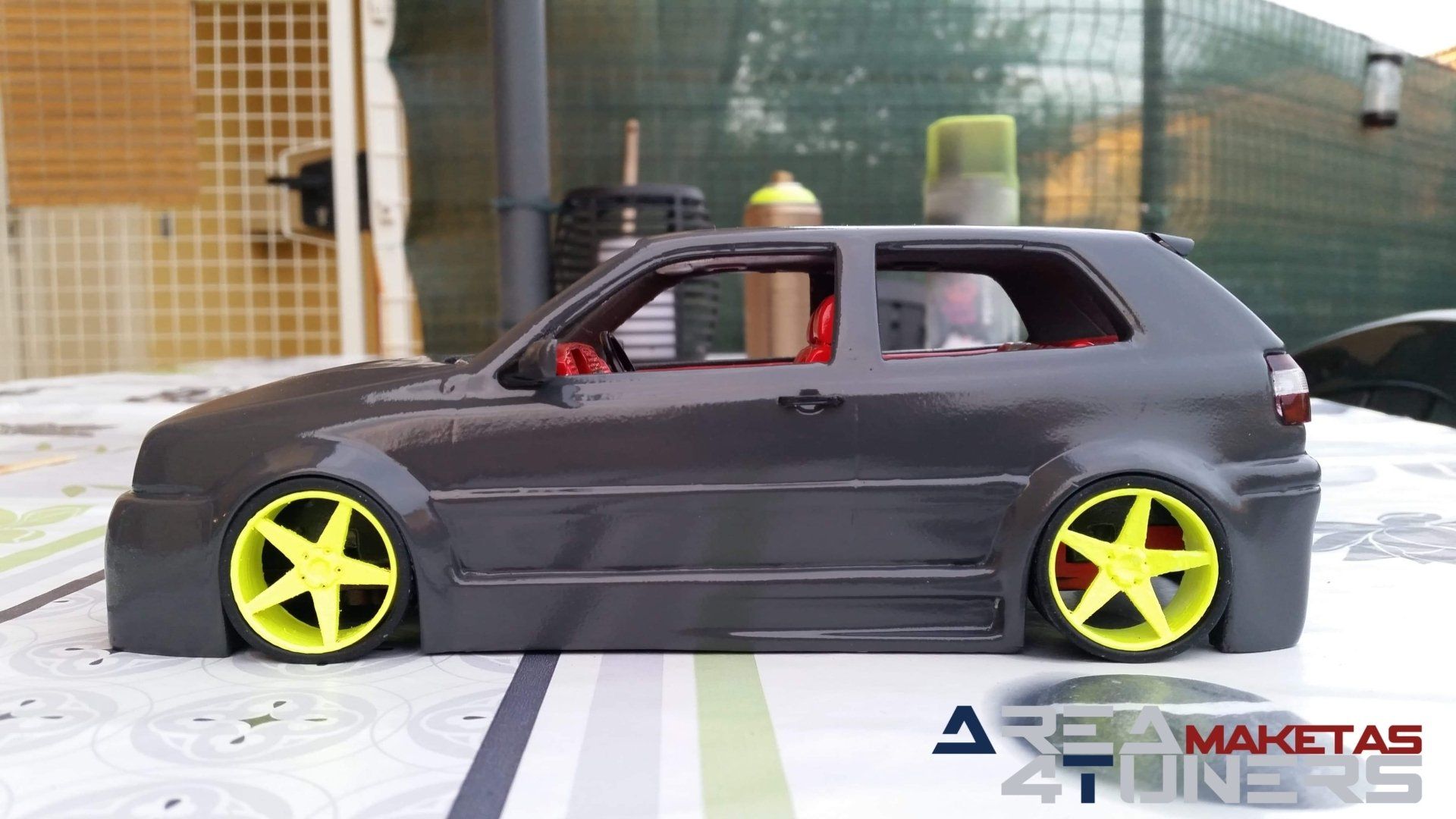 Reportaje maqueta Tuning Vw Golf Drácula Imagen perteneciente al reportaje fotográfico de la revista Tuning de publicación diaria Area4tuners.es sobre una maqueta Tuning de escala 1:18 Vw Golf