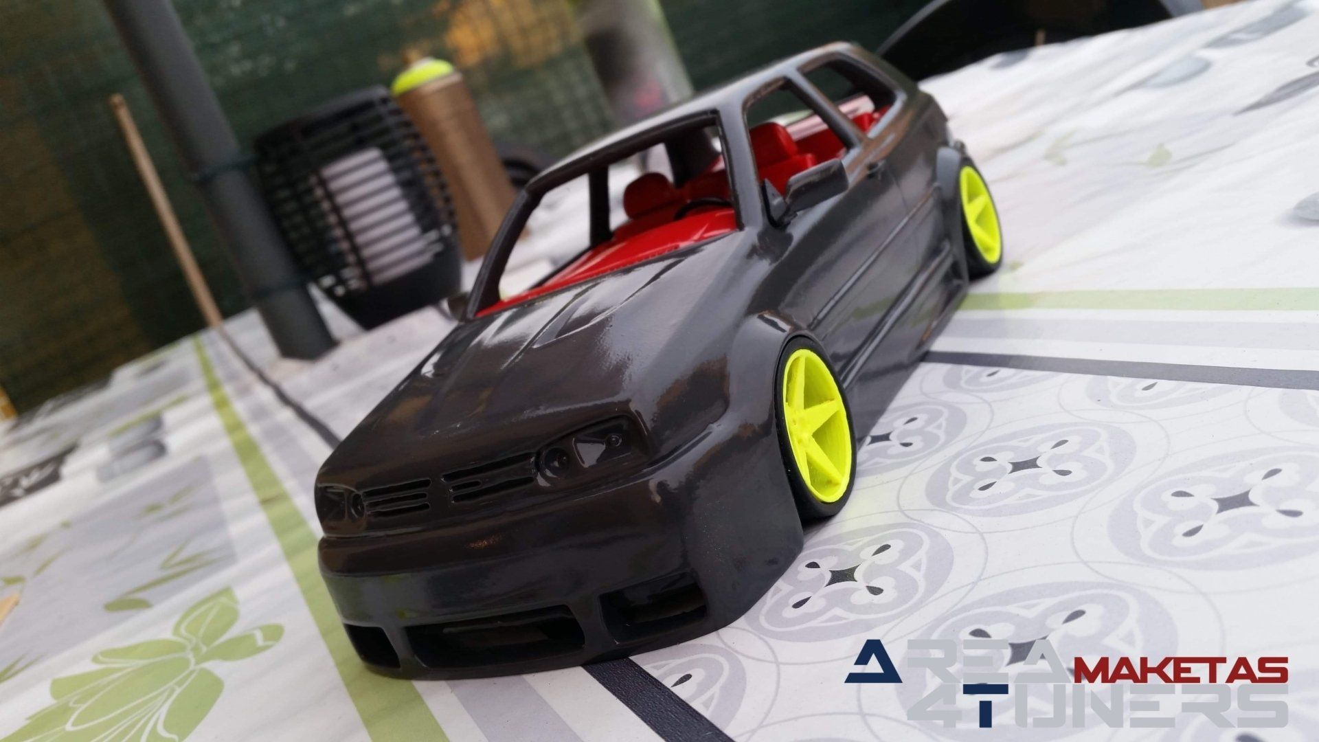 Reportaje maqueta Tuning Vw Golf Drácula Imagen perteneciente al reportaje fotográfico de la revista Tuning de publicación diaria Area4tuners.es sobre una maqueta Tuning de escala 1:18 Vw Golf