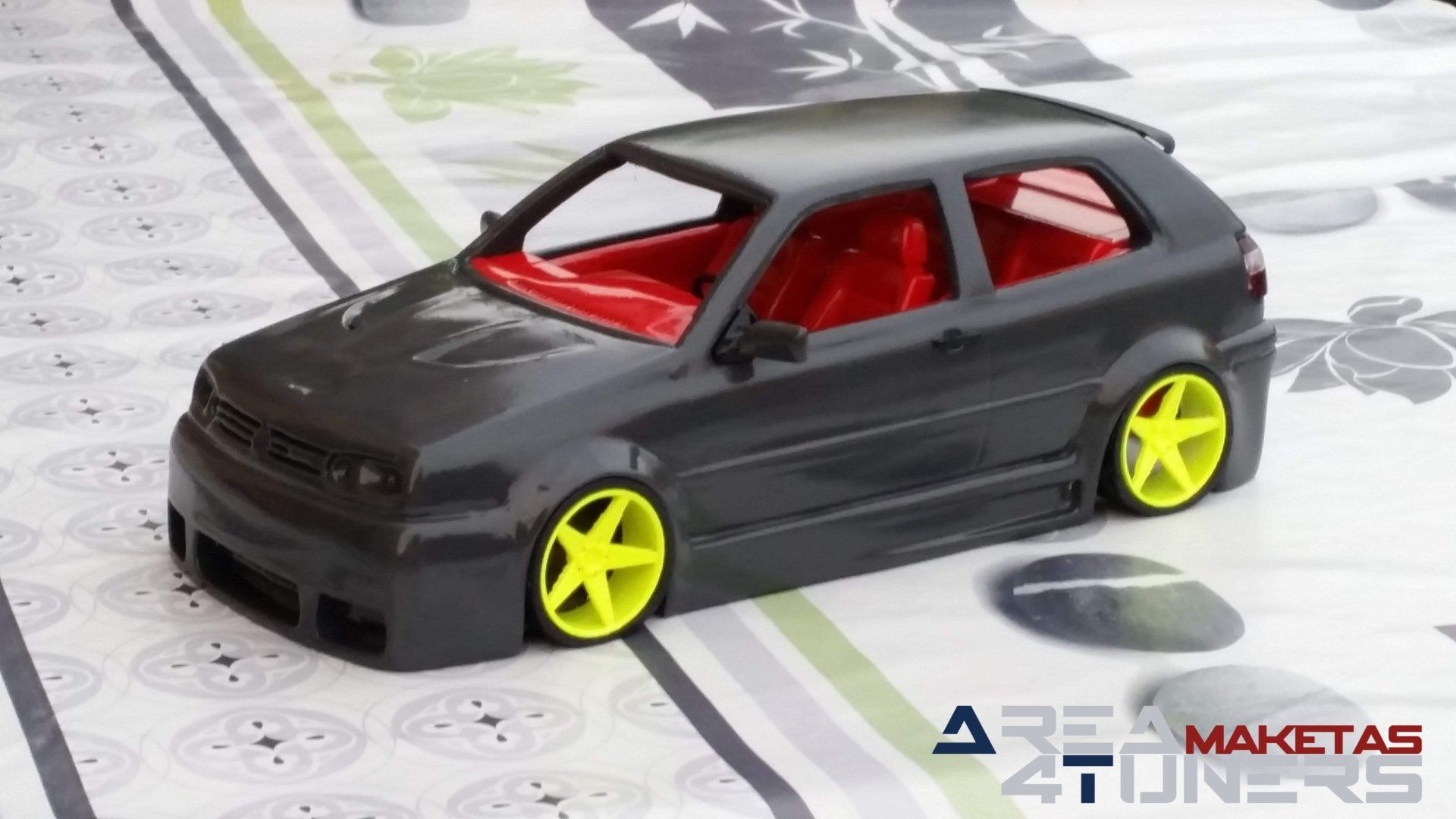 Reportaje maqueta Tuning Vw Golf Drácula Imagen perteneciente al reportaje fotográfico de la revista Tuning de publicación diaria Area4tuners.es sobre una maqueta Tuning de escala 1:18 Vw Golf