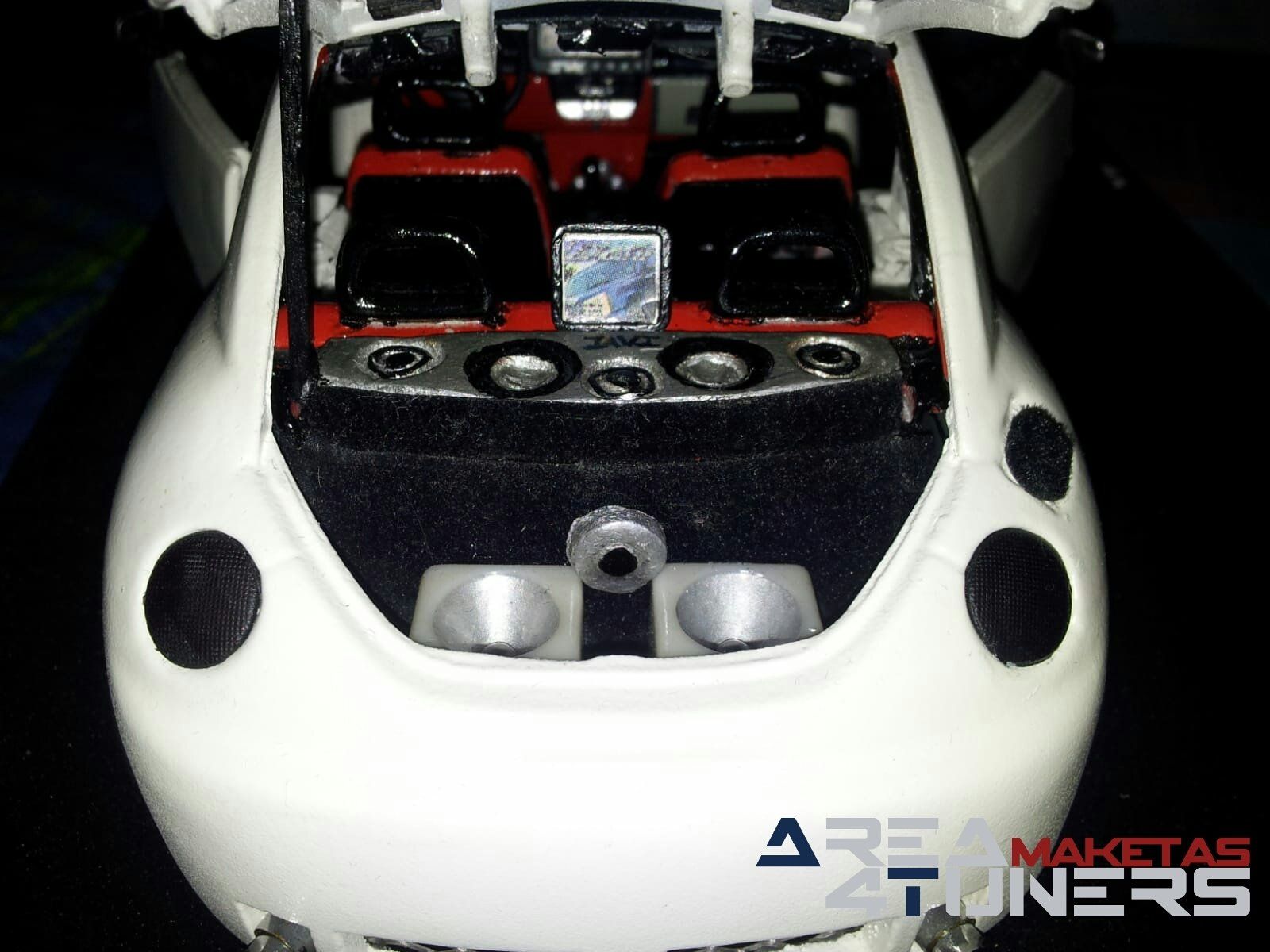 Reportaje maqueta Tuning Vw New Beetle Suicidal Doors Imagen perteneciente al reportaje fotográfico de la revista Tuning de publicación diaria Area4tuners.es sobre una maqueta Tuning de escala 1:18 Vw New Beetle