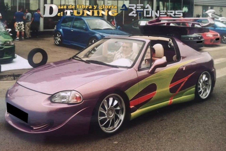 Imagen del reportaje revista Tuning Area4tuners.es, concentración de coches Tuning del año 2005 en Zarautz, Guipúzcoa, España